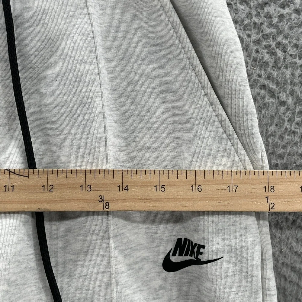 Nike‎ Club Jogger Women's Small White Athleisure Activewear Gorpcore Performance